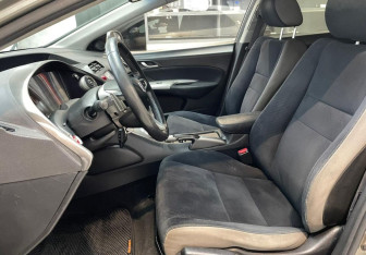 Подержанный автомобиль Honda Civic Hatchback 2007 года (10 фото)