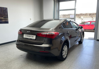 Подержанный автомобиль Kia Cerato Sedan 2013 года (5 фото)