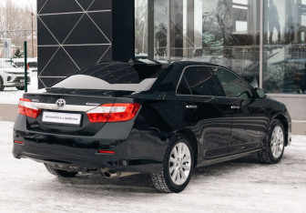 Подержанный автомобиль Toyota Camry Sedan 2013 года (5 фото)