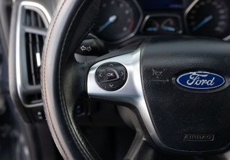 Подержанный автомобиль Ford Focus Hatchback 2011 года (12 фото)