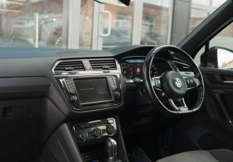 Подержанный автомобиль Volkswagen Tiguan 2017 года (10 фото)