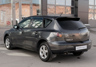 Подержанный автомобиль Mazda 3 Hatchback 2005 года (7 фото)