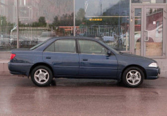 Подержанный автомобиль Toyota Carina Sedan 1999 года (4 фото)