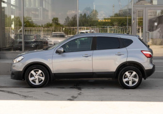 Подержанный автомобиль Nissan Qashqai 2011 года (8 фото)