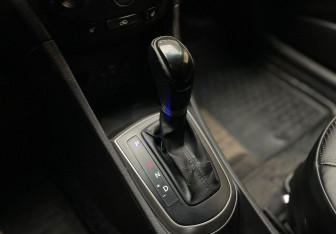 Подержанный автомобиль Hyundai Solaris Sedan 2015 года (15 фото)