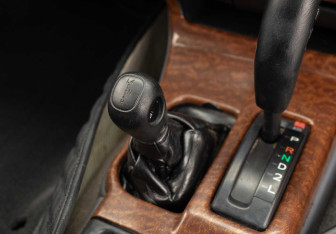 Подержанный автомобиль Toyota Hilux Surf 1996 года (15 фото)