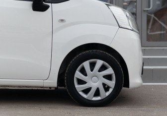 Подержанный автомобиль Daihatsu Move 2015 года (9 фото)