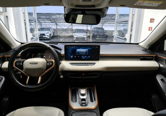 Подержанный автомобиль Haval Jolion 2023 года (8 фото)