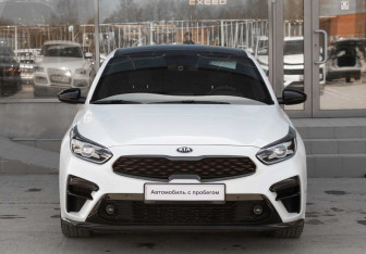 Подержанный автомобиль Kia Cerato Sedan 2020 года (2 фото)