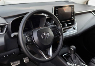 Подержанный автомобиль Toyota Corolla Sedan 2019 года (11 фото)