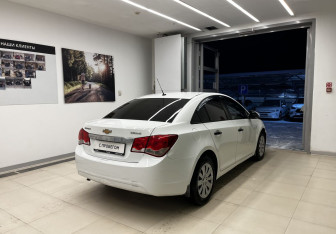 Подержанный автомобиль Chevrolet Cruze Sedan 2012 года (4 фото)