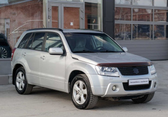 Подержанный автомобиль Suzuki Grand Vitara 2008 года (3 фото)