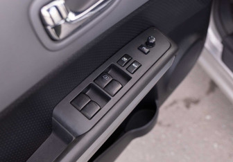 Подержанный автомобиль Nissan X-Trail 2007 года (17 фото)