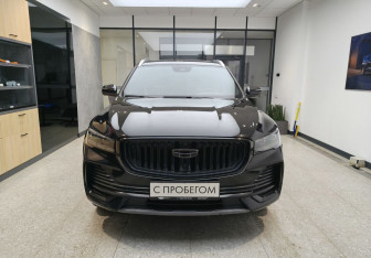 Подержанный автомобиль Geely Monjaro 2023 года (3 фото)