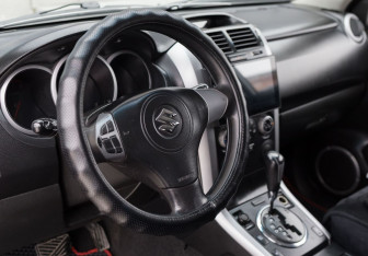 Подержанный автомобиль Suzuki Grand Vitara 2008 года (11 фото)