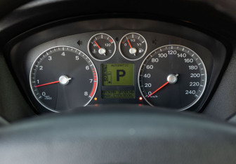 Подержанный автомобиль Ford Focus Hatchback 2006 года (12 фото)