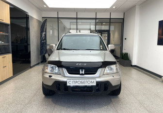 Подержанный автомобиль Honda CR-V 1998 года (3 фото)