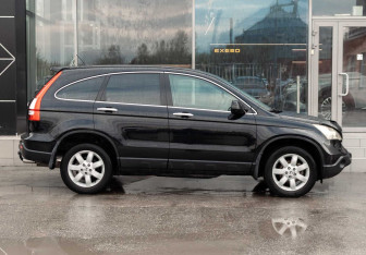 Подержанный автомобиль Honda CR-V 2008 года (4 фото)
