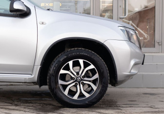 Подержанный автомобиль Nissan Terrano 2016 года (9 фото)