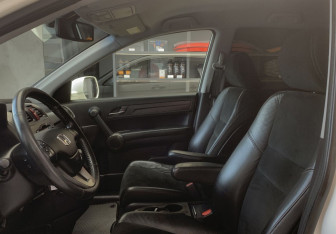 Подержанный автомобиль Honda CR-V 2011 года (11 фото)