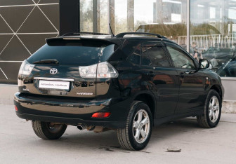 Подержанный автомобиль Toyota Harrier 2004 года (5 фото)