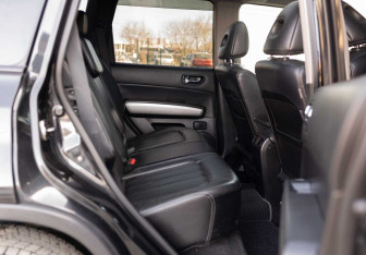 Подержанный автомобиль Nissan X-Trail 2012 года (20 фото)