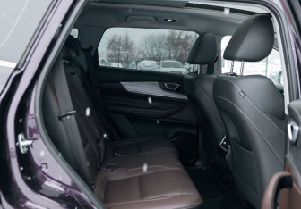 Подержанный автомобиль Chery Tiggo 8 Pro 2022 года (20 фото)