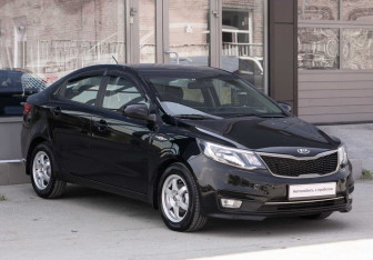 Подержанный автомобиль Kia Rio Sedan 2016 года (3 фото)