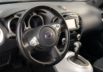 Подержанный автомобиль Nissan Juke 2018 года (10 фото)