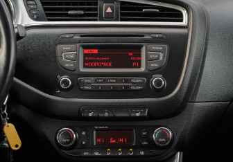 Подержанный автомобиль Kia Ceed Wagon 2017 года (14 фото)