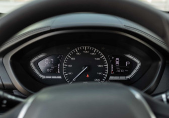 Подержанный автомобиль Changan Alsvin 2023 года (13 фото)