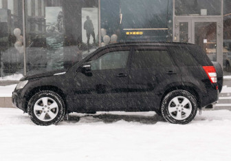 Подержанный автомобиль Suzuki Grand Vitara 2008 года (8 фото)