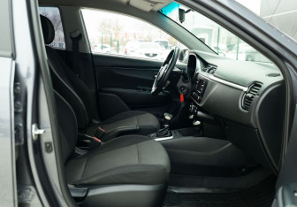 Подержанный автомобиль Kia Rio Sedan 2021 года (19 фото)