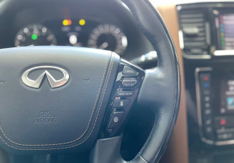 Подержанный автомобиль Infiniti QX80 2021 года (21 фото)
