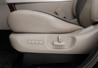 Подержанный автомобиль Mazda CX-9 2008 года (18 фото)