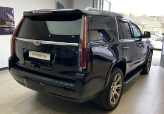 Подержанный автомобиль Cadillac Escalade Suv 2015 года (5 фото)