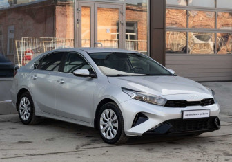 Подержанный автомобиль Kia Cerato Sedan 2021 года (3 фото)