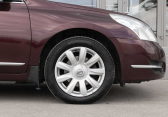 Подержанный автомобиль Nissan Teana 2010 года (9 фото)