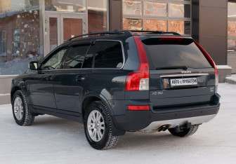 Подержанный автомобиль Volvo XC90 2007 года (7 фото)