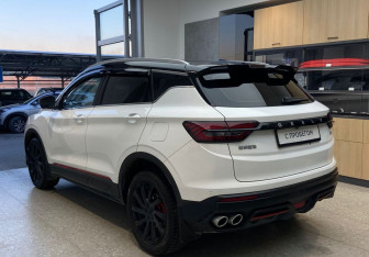 Подержанный автомобиль Geely Coolray 2023 года (7 фото)