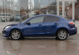 Подержанный автомобиль Mazda 3 Sedan 2012 года (8 фото)