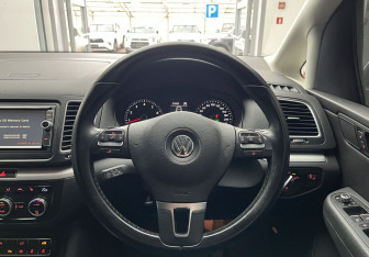 Подержанный автомобиль Volkswagen Sharan 2015 года (10 фото)