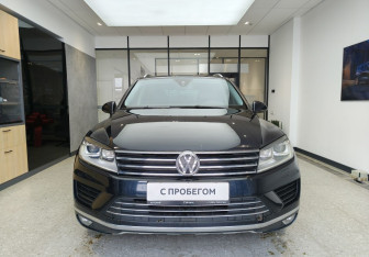 Подержанный автомобиль Volkswagen Touareg 2015 года (2 фото)