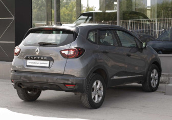 Подержанный автомобиль Renault Kaptur 2017 года (5 фото)