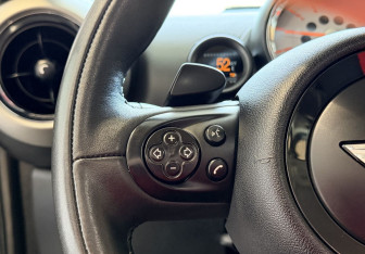 Подержанный автомобиль MINI Countryman 2012 года (17 фото)