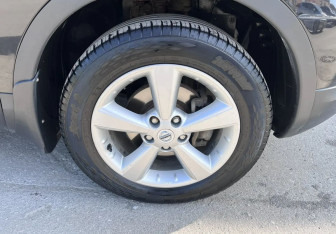 Подержанный автомобиль Nissan Qashqai 2008 года (12 фото)