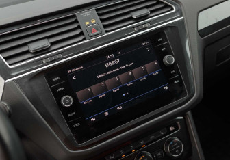 Подержанный автомобиль Volkswagen Tiguan 2018 года (14 фото)