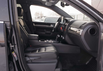 Подержанный автомобиль Volkswagen Touareg 2007 года (19 фото)