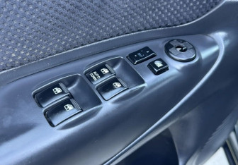 Подержанный автомобиль Hyundai Tucson 2006 года (17 фото)