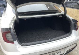 Подержанный автомобиль Hyundai Sonata 2021 года (7 фото)